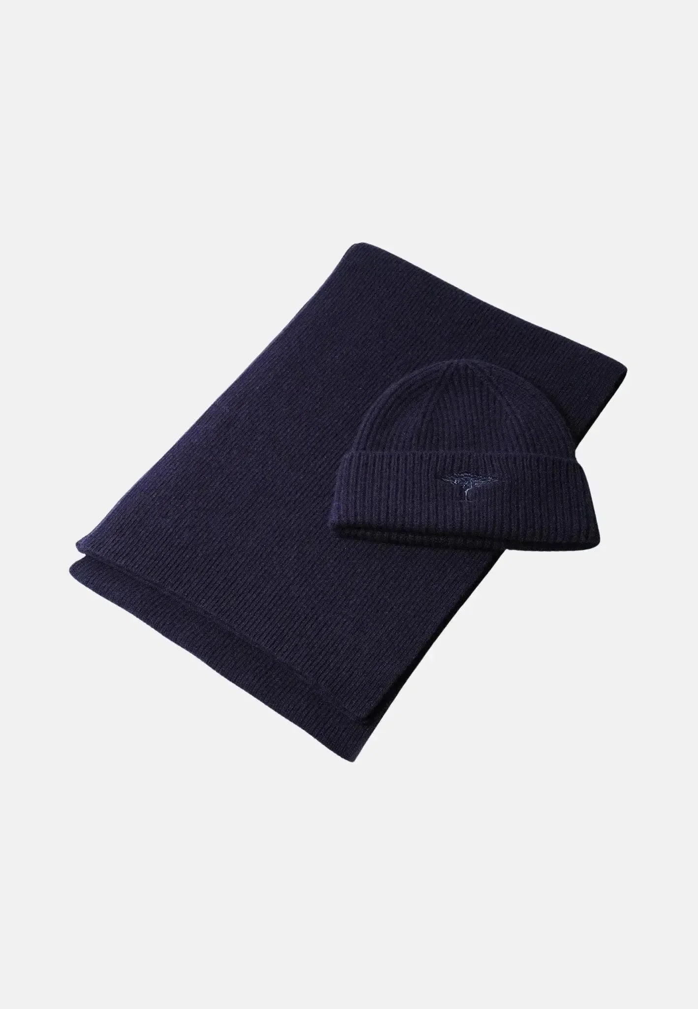Fynch - Hatton Pure Wool Beanie & Scarf Set Navy – Tailored Menswear | Malford of London